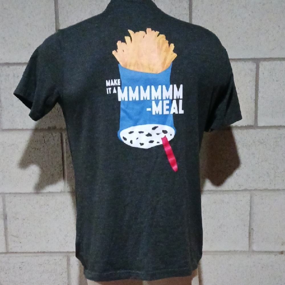Dairy Queen Red Ribbon Graphic Gray T-shirt Mens Size Small